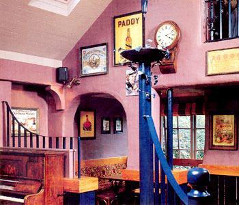 קיל איירן Whitegates Pub & Accommodation מראה חיצוני תמונה